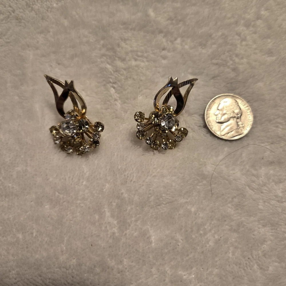 Vintage Sarah Coventry Gold Tone‎ Clip-on Earrings with 14 Clear & Yellow Stones